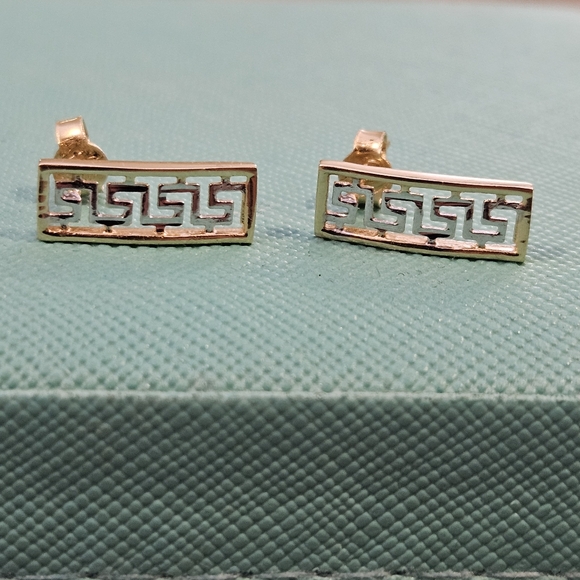 Two Tone 18k Gold Greek Key Stud Earrings - Picture 4 of 13